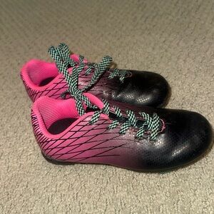 DSG size 9K little kids pink and black soccer shoes